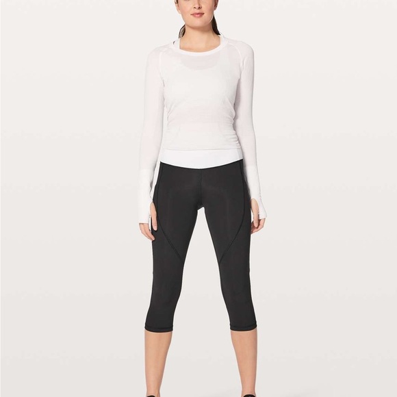 Lululemon Quick Feet Crop 19"
Black / White CLEARANCE - Picture 1 of 6